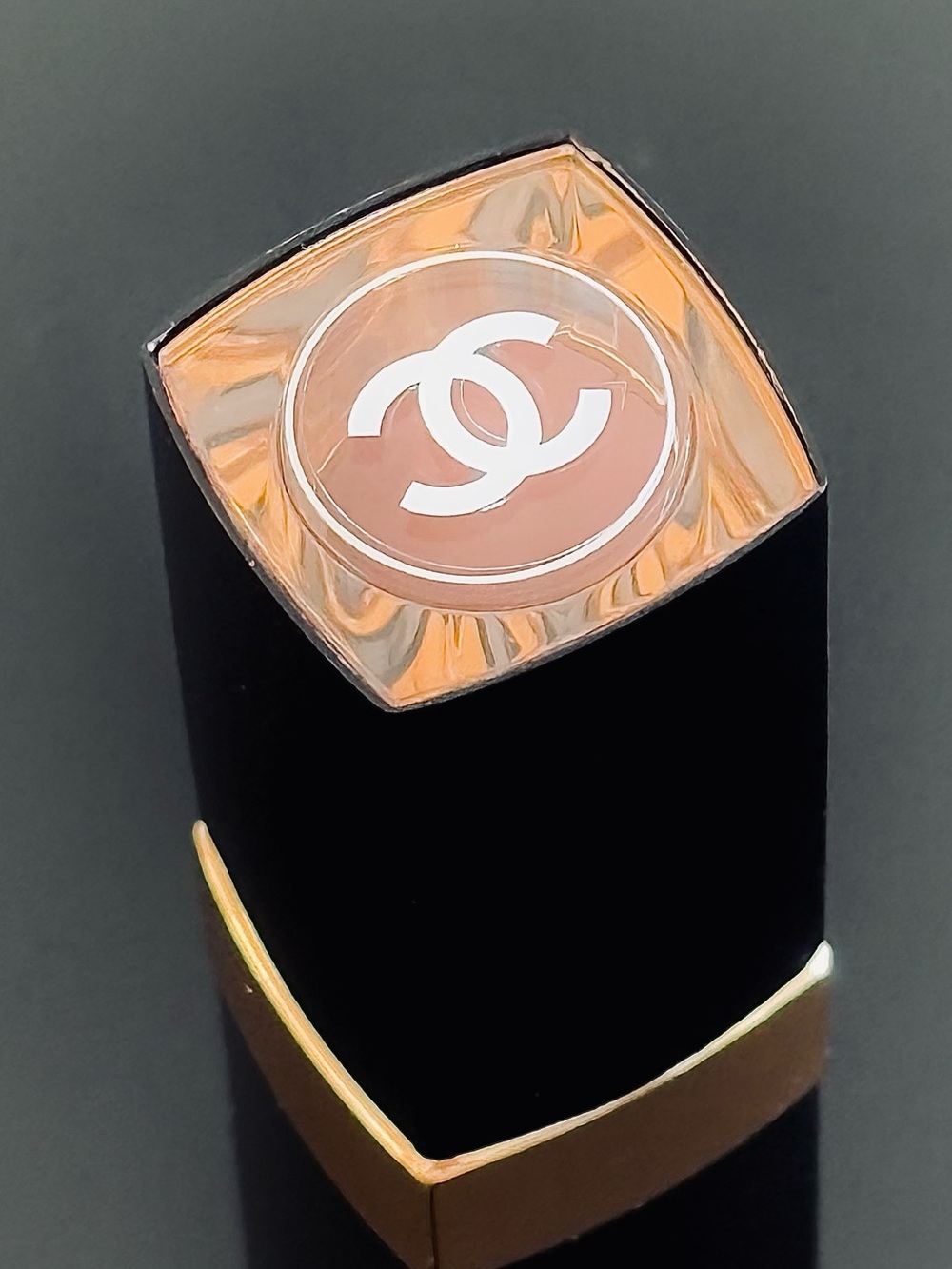 Chanel Rouge Coco Flash Hydrating Vibrant Shine Lip Colour in 280 Sweet - Picture 6 of 8
